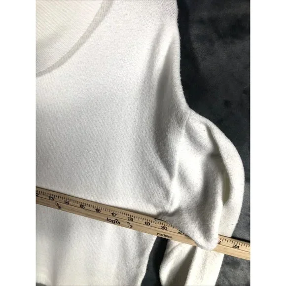 Warm And Cozy Lifestyle Sweater Woman's Adult Medium - Picture 15 of 15